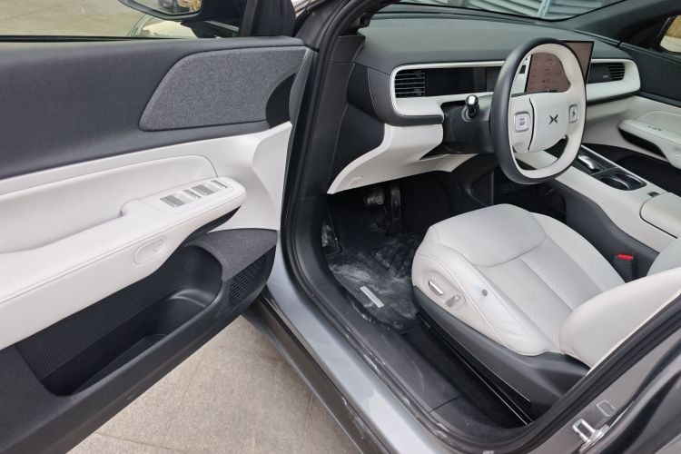 小鹏G6 2023款 700 四驱性能 Max中控内饰7003