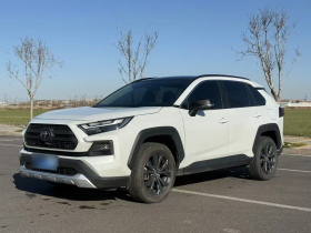 丰田 RAV4荣放 2023款 2.0L CVT四驱探险Plus版