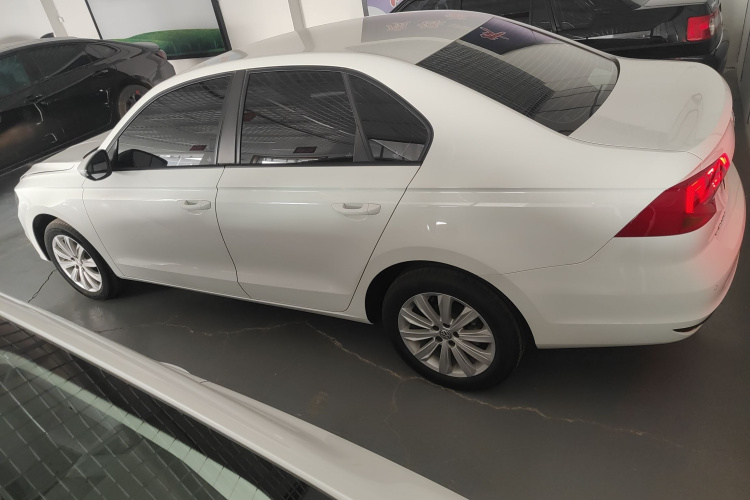 大众 2019款 改款 宝来·传奇 1.5L 自动时尚型 国VI车身外观4