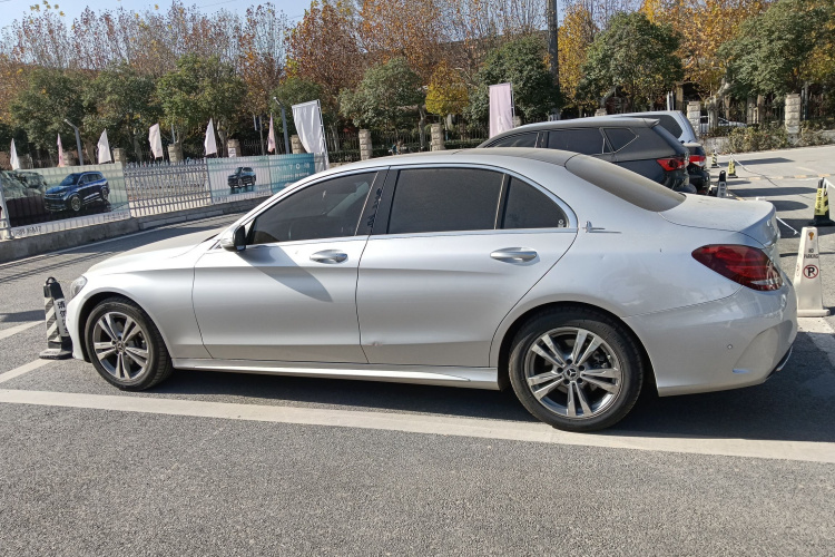 奔驰C级 2018款 C 200 L 运动版车身外观4