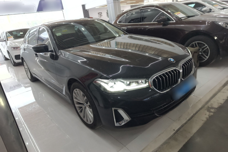 宝马5系 2021款 改款 525Li 豪华套装车身外观3