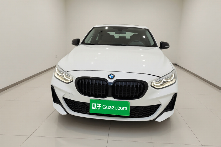 宝马1系 2022款 120i M运动曜夜版车身外观2