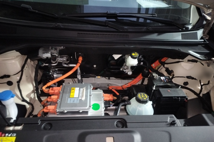 五菱汽车 缤果S 2025款 325km 尊享款机舱底盘24