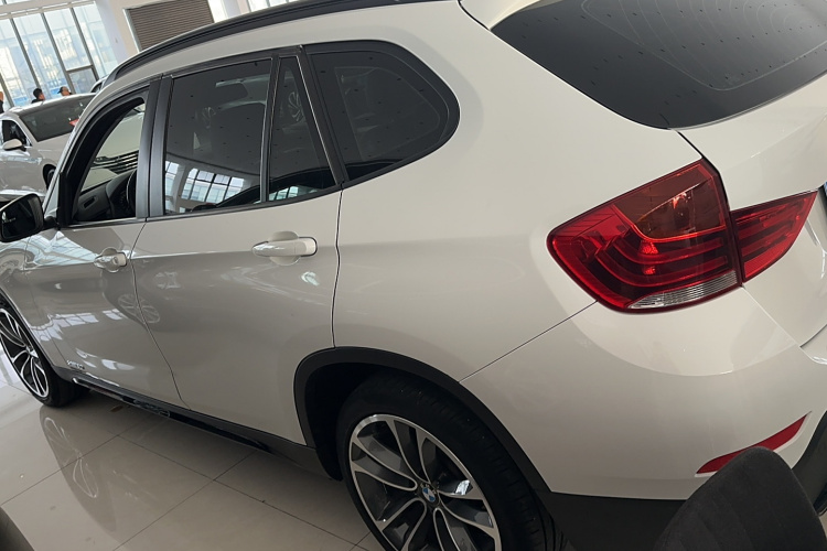 宝马X1 2014款 xDrive20i 运动设计套装车身外观6005