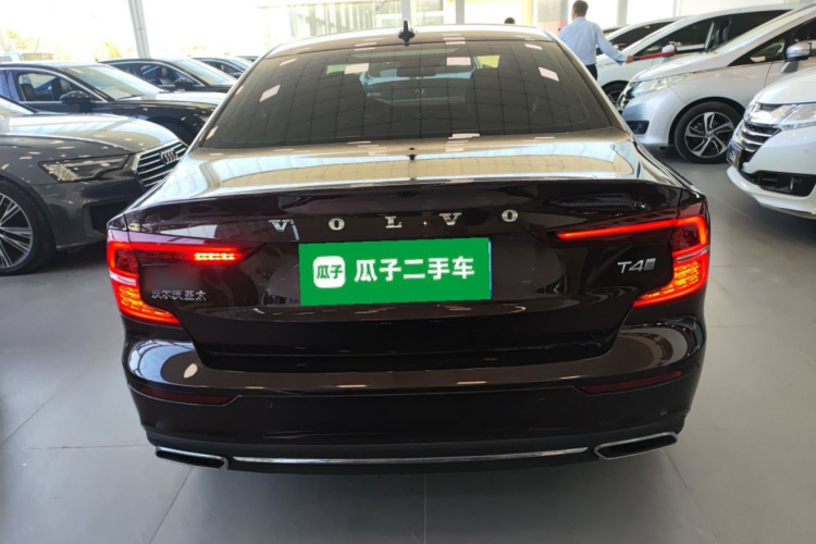 沃尔沃S60 2020款 T4 智逸豪华版车身外观6