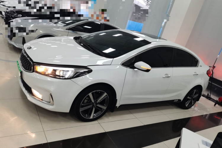 起亚K3 2017款  1.6L 自动15周年特别版GLS车身外观4