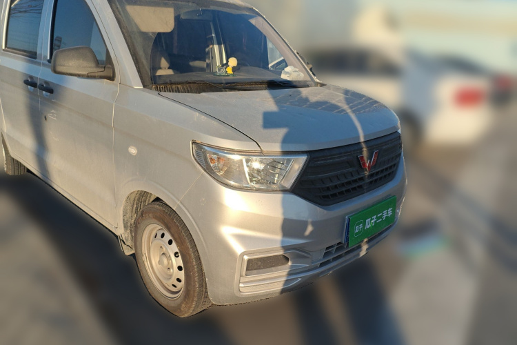 五菱汽车 五菱宏光V 2022款 1.5L劲取版电动助力LAR车身外观3