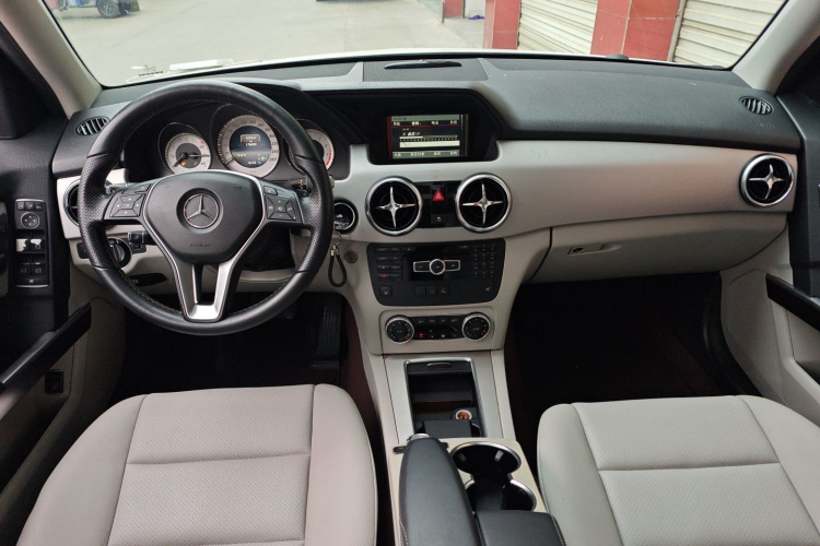 奔驰GLK级 2013款 GLK 300 4MATIC 动感天窗型中控内饰12