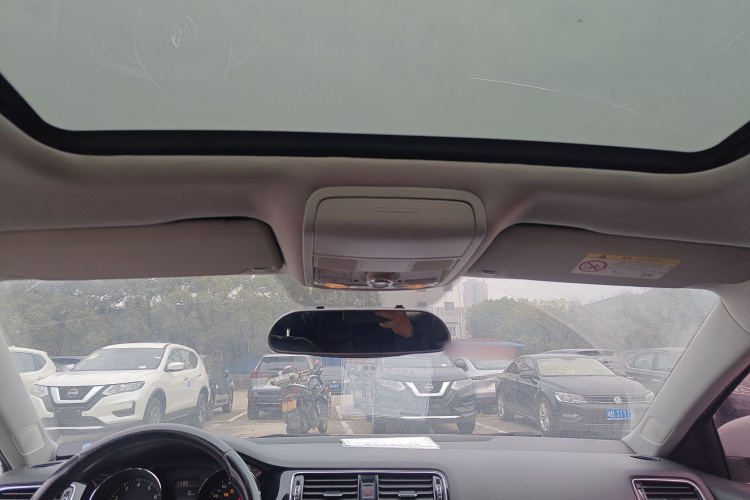 大众 速腾 2015款 1.6L 手动舒适型中控内饰22