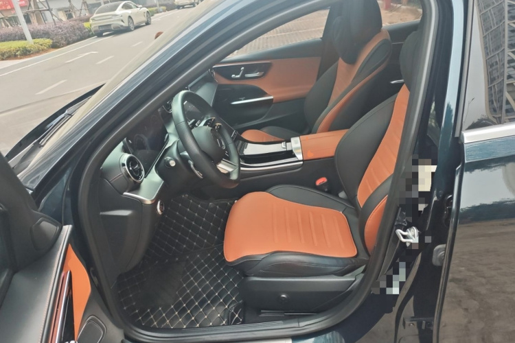 奔驰C级 2023款 改款 C 200 L 运动版中控内饰19