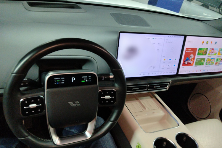 理想汽车 理想L6 2024款 Max中控内饰12