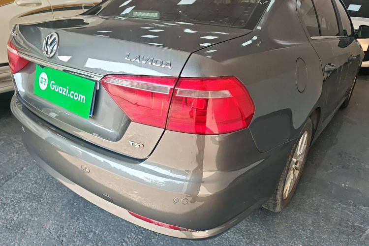 大众 朗逸 2013款 改款 1.4TSI DSG舒适版车身外观9