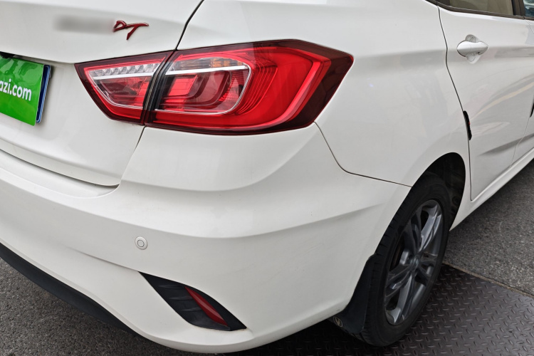 长安 逸动DT 2019款 1.6L 手动舒享型 国VI车身外观6006