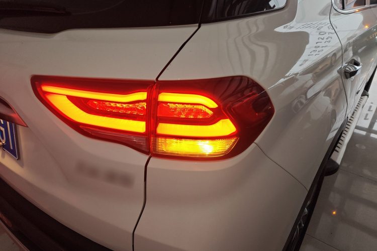 北京现代ix35 2019款 2.0L 自动两驱智勇·畅享版 国V车身外观6006