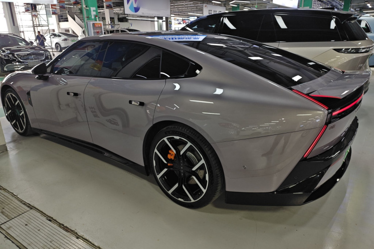 小鹏P7 2025款 750 四驱高性能 Ultra车身外观6003