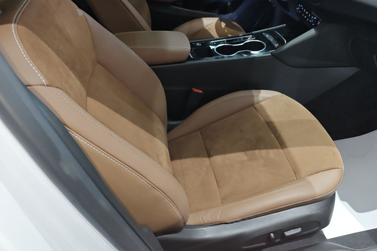 别克 君威 2024款 28T 纵享版局部细节41