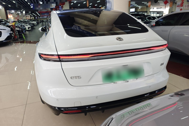 蔚来ET5 2025款 75kWh车身外观6