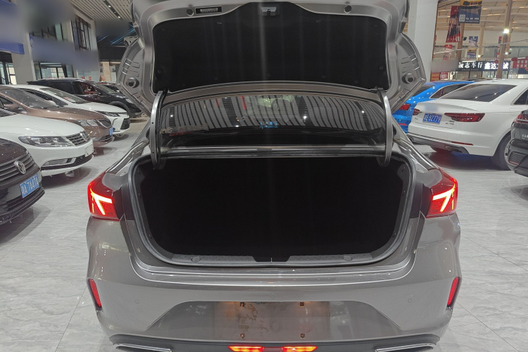 长安 逸动 2020款 PLUS 1.6L GDI 自动豪华型机舱底盘23