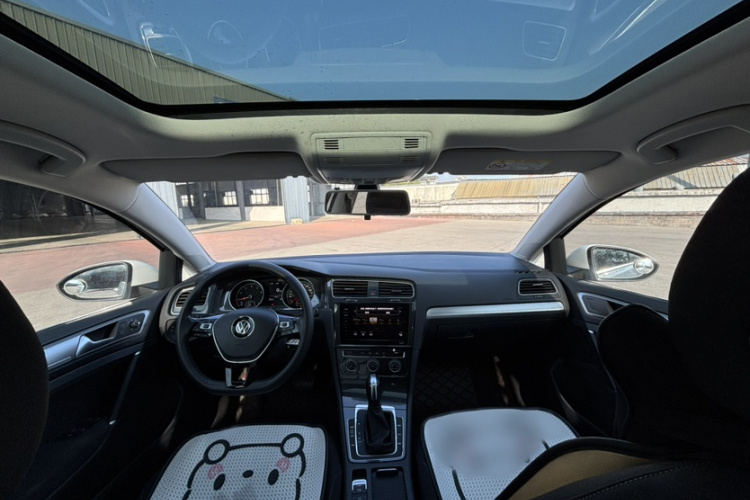 大众 高尔夫 2020款 200TSI DSG舒适进取版中控内饰7006