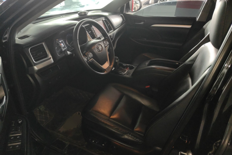 丰田 汉兰达 2018款 2.0T 四驱豪华版 7座 国VI局部细节19