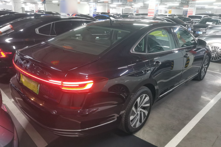 大众 帕萨特新能源 2023款 430PHEV 混动精英版车身外观7