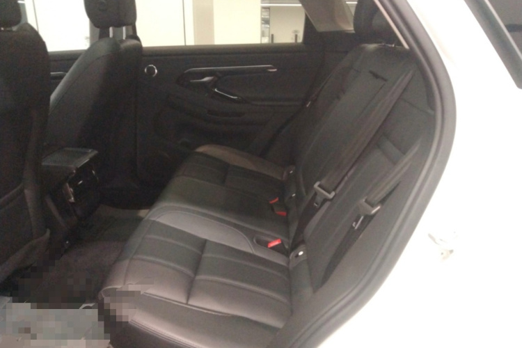 路虎 揽胜极光 2023款 极光L 249PS 豪华版中控内饰21