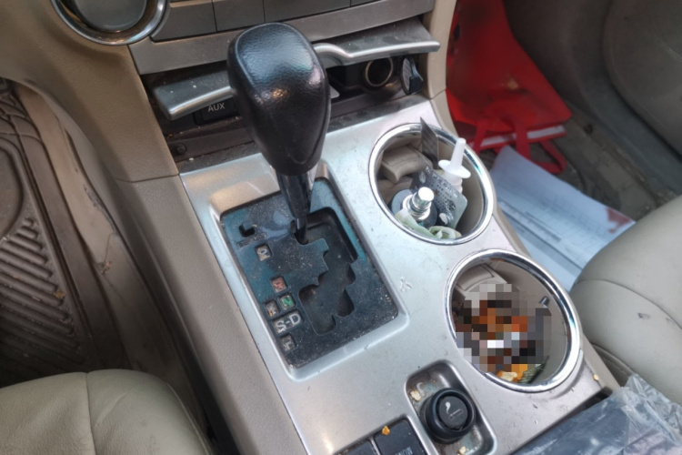 丰田 汉兰达 2012款 2.7L 两驱5座精英版局部细节18