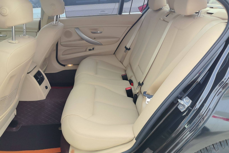 宝马3系 2014款 320Li 时尚型中控内饰7001