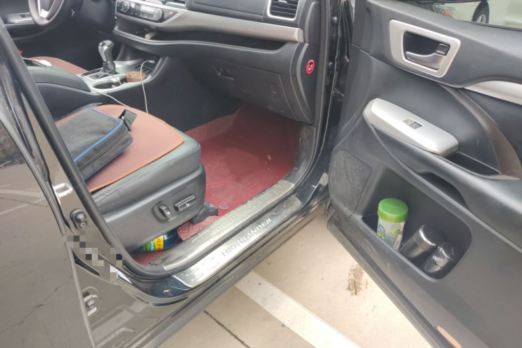 丰田 汉兰达 2018款 2.0T 四驱豪华版 7座 国V局部细节9005