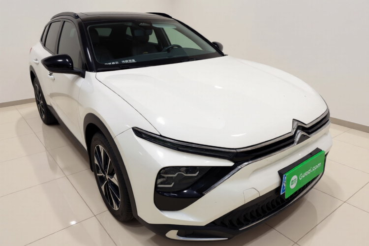 雪铁龙 凡尔赛C5 X 2022款 1.6T 享不凡 虎年开门红版车身外观3