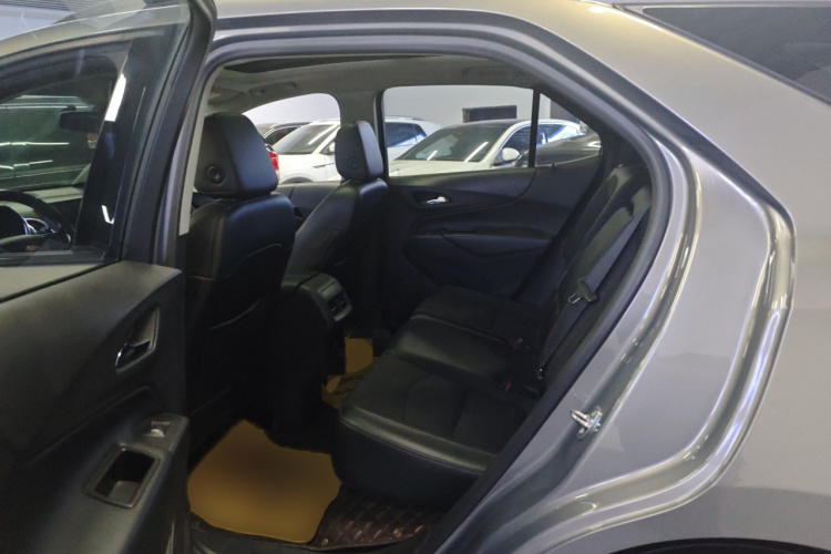 雪佛兰 探界者 2018款 535T 自动驰界版中控内饰7004