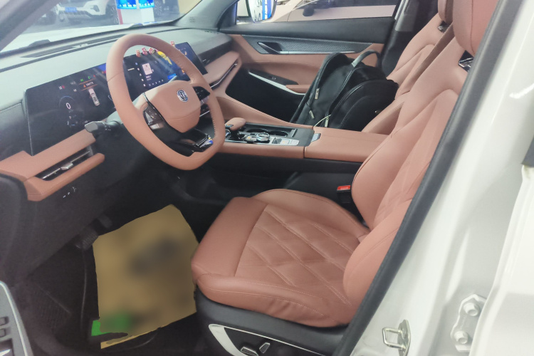 长安CS75 PLUS 2023款 第三代 1.5T 自动尊贵型中控内饰19