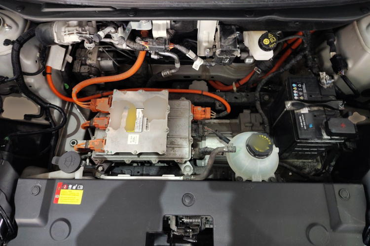 五菱汽车 五菱缤果 2023款 410km 灵犀尊享款机舱底盘24