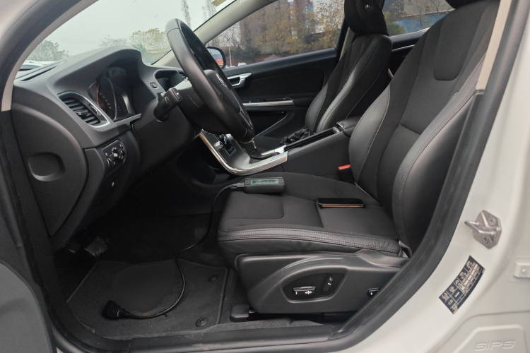 沃尔沃S60 2016款 S60L T3 智行版中控内饰19