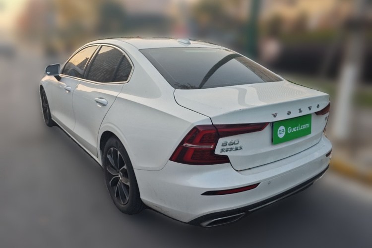 沃尔沃S60 2021款 T4 智逸豪华版车身外观6003