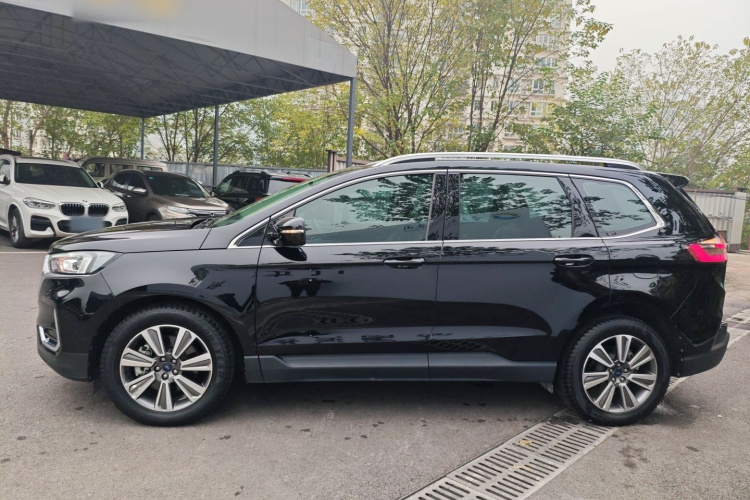 福特 锐界 2022款 PLUS EcoBoost 245 四驱铂锐型 7座车身外观4