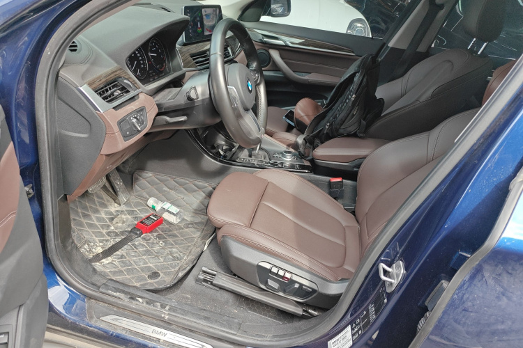宝马X1 2020款 xDrive25Li 尊享型中控内饰19