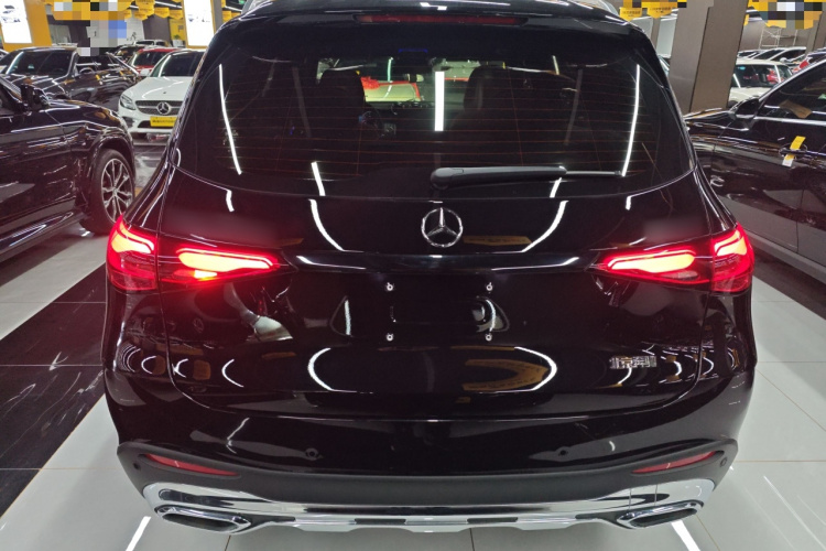 奔驰GLC 2024款 改款 GLC 300 L 4MATIC 动感型 5座车身外观6