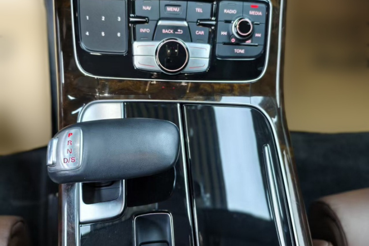 奥迪A8 2016款 A8L 45 TFSI quattro舒适型车身外观6002