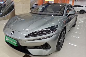 腾势Z9GT 2024款 1100四驱Ultra版