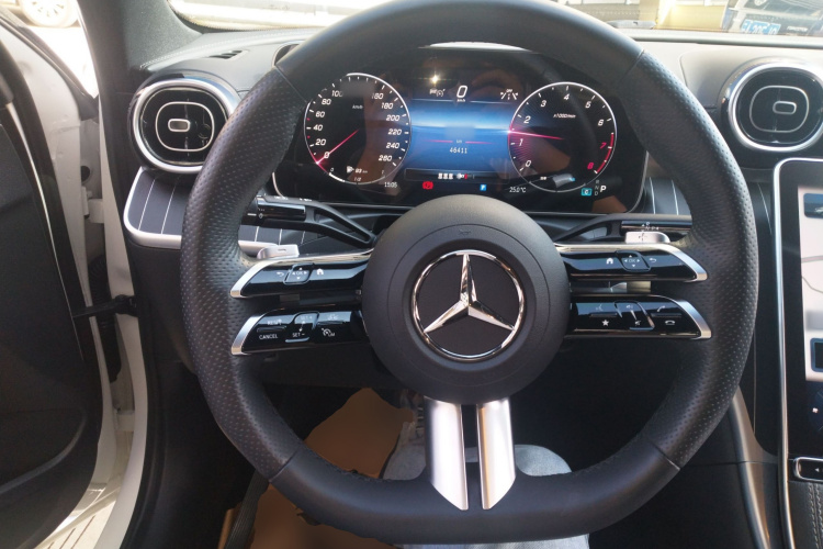 奔驰C级 2023款 改款二 C 260 L 运动版中控内饰13