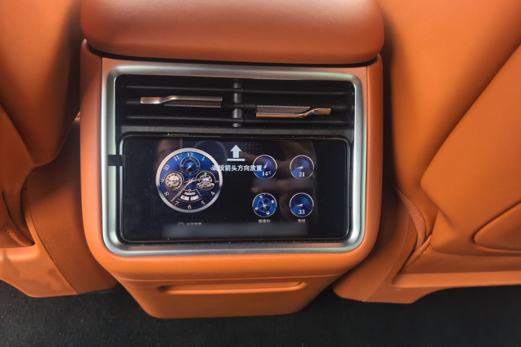 鸿蒙智行 享界S9T 2025款 增程 Ultra长续航版中控内饰7003