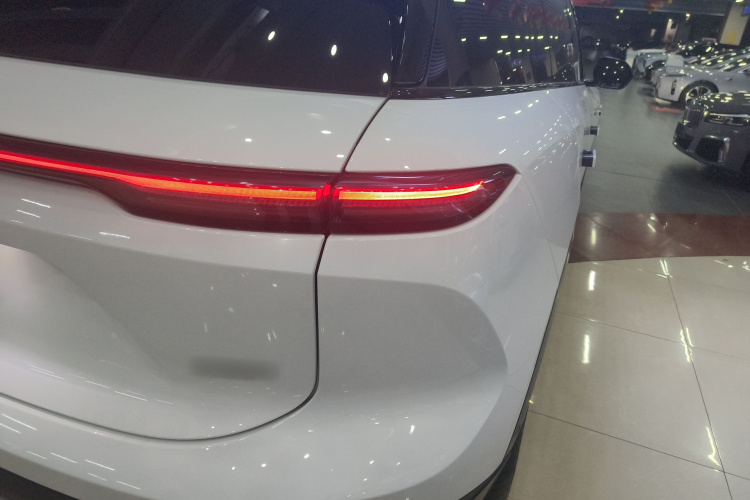 蔚来ES6 2023款 75kWh车身外观9