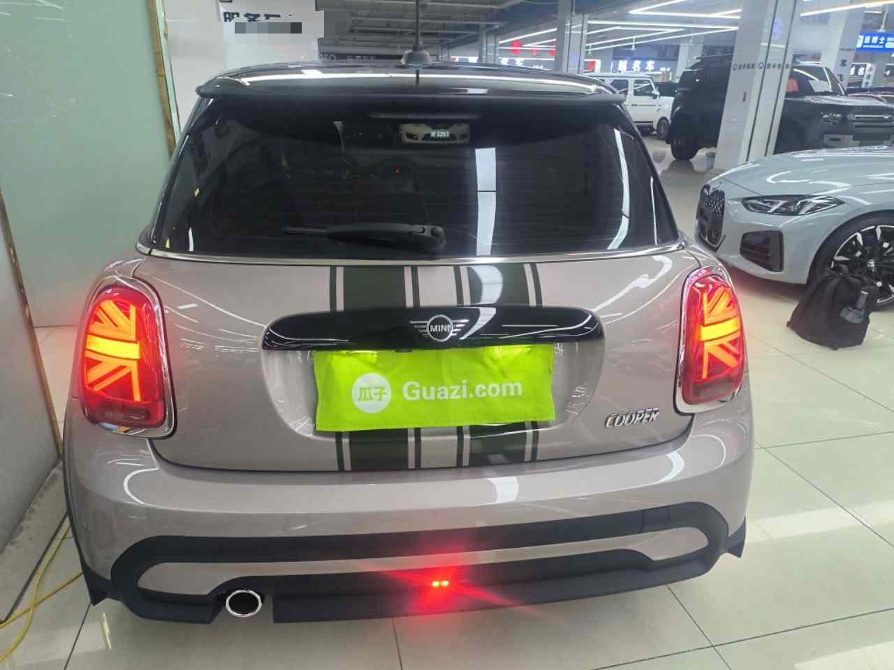 MINI 2023款 改款 1.5T COOPER 艺术家(3)