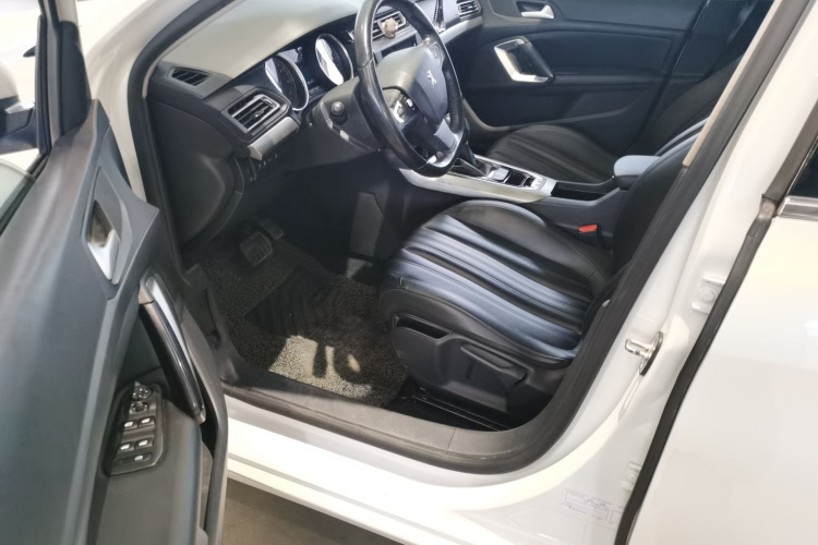 标致408 2019款 360THP 自动豪华版 国VI中控内饰20