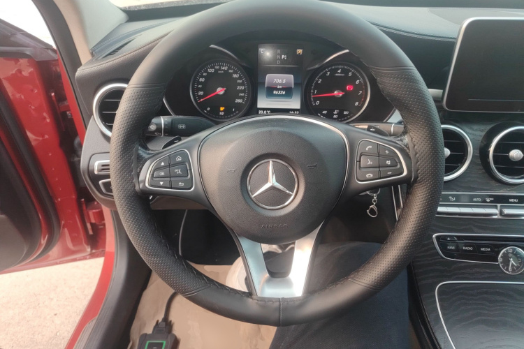 奔驰C级 2018款 C 200 L 运动版局部细节13