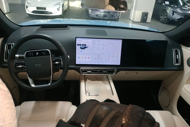 理想汽车 理想L7 2024款 Ultra中控内饰12
