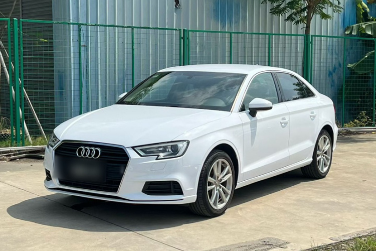 奥迪A3 2018款 30周年年型 Limousine 35 TFSI 进取型车身外观1