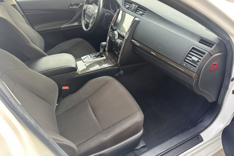 丰田 锐志 2013款 2.5S 菁锐版中控内饰7007