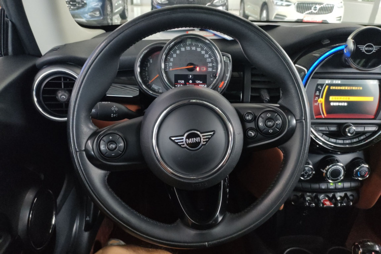 MINI 2019款 1.5T ONE PLUS局部细节13
